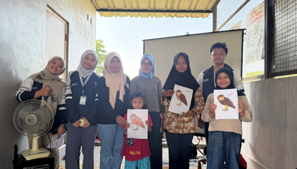 KKN-T IDBU 53 UNDIP Kenalkan Tyto alba sebagai Sahabat Petani kepada Anak-Anak Kampung Klurahan