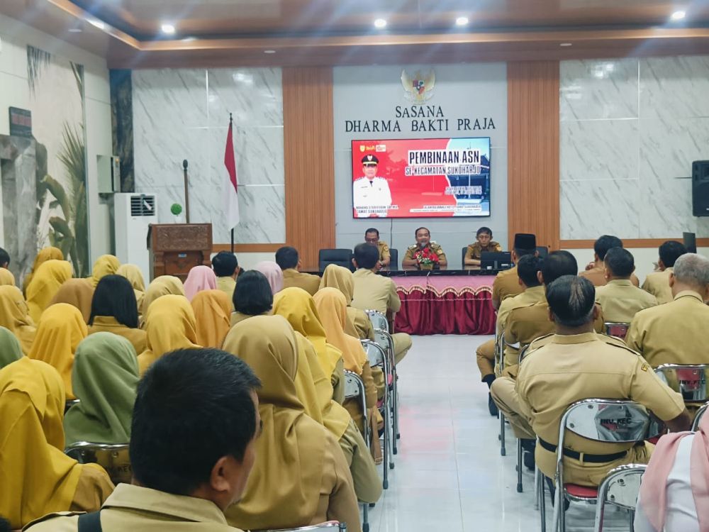 Apel Besar dan Pembinaan ASN, Camat Sukoharjo Ajak Tingkatkan Semangat Melayani Masyarakat