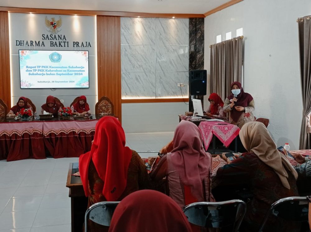Rapat Bulan September, Tim Penggerak PKK Kecamatan Sukoharjo Bahas Pencegahan HIV-AIDS, Hipertensi, dan Pemasaran Produk UP2K